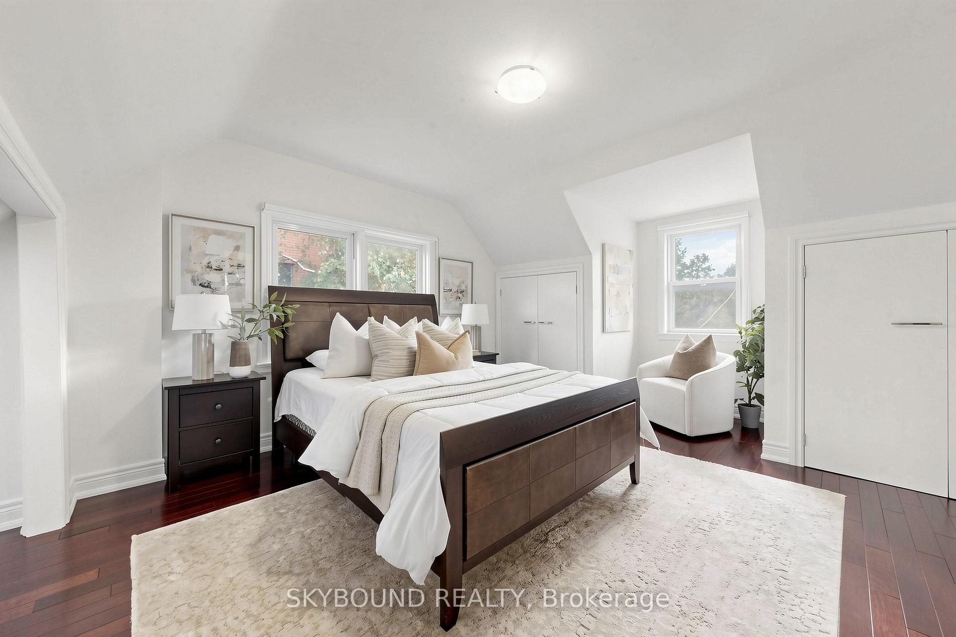 Photo 14 of 19 Riverview Heights, Etobicoke, Humber Heights — HOMEH