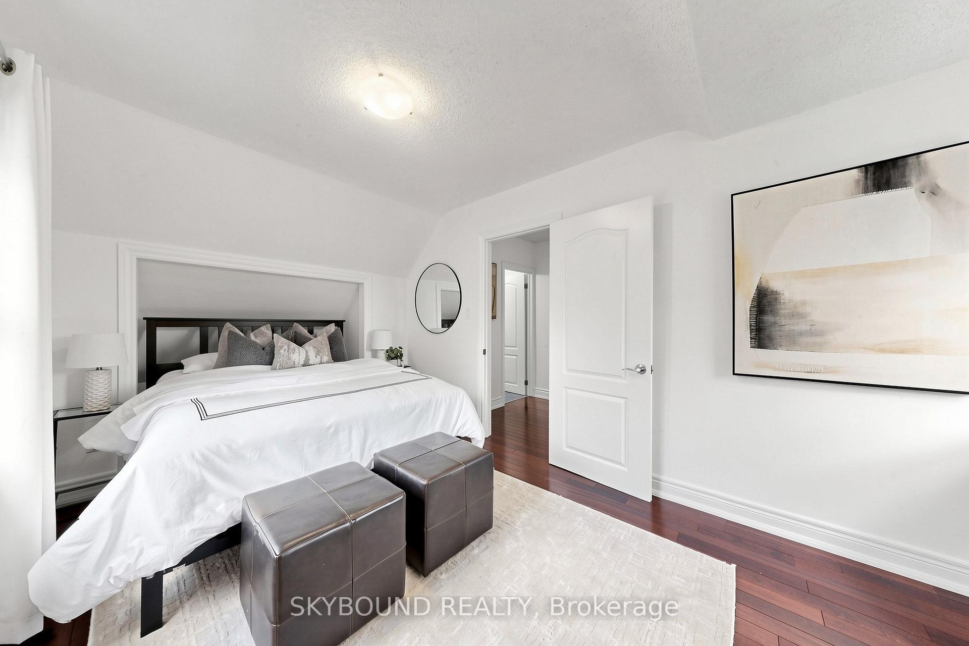 Photo 18 of 19 Riverview Heights, Etobicoke, Humber Heights — HOMEH