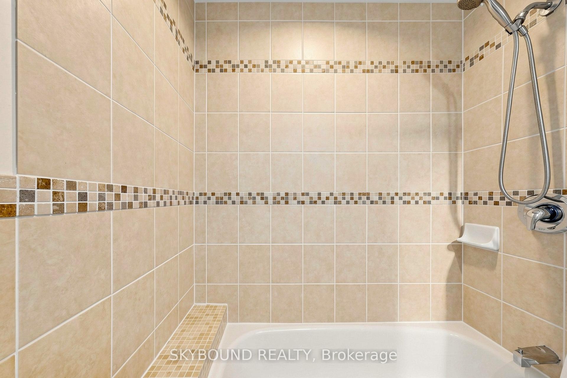 Photo 22 of 19 Riverview Heights, Etobicoke, Humber Heights — HOMEH