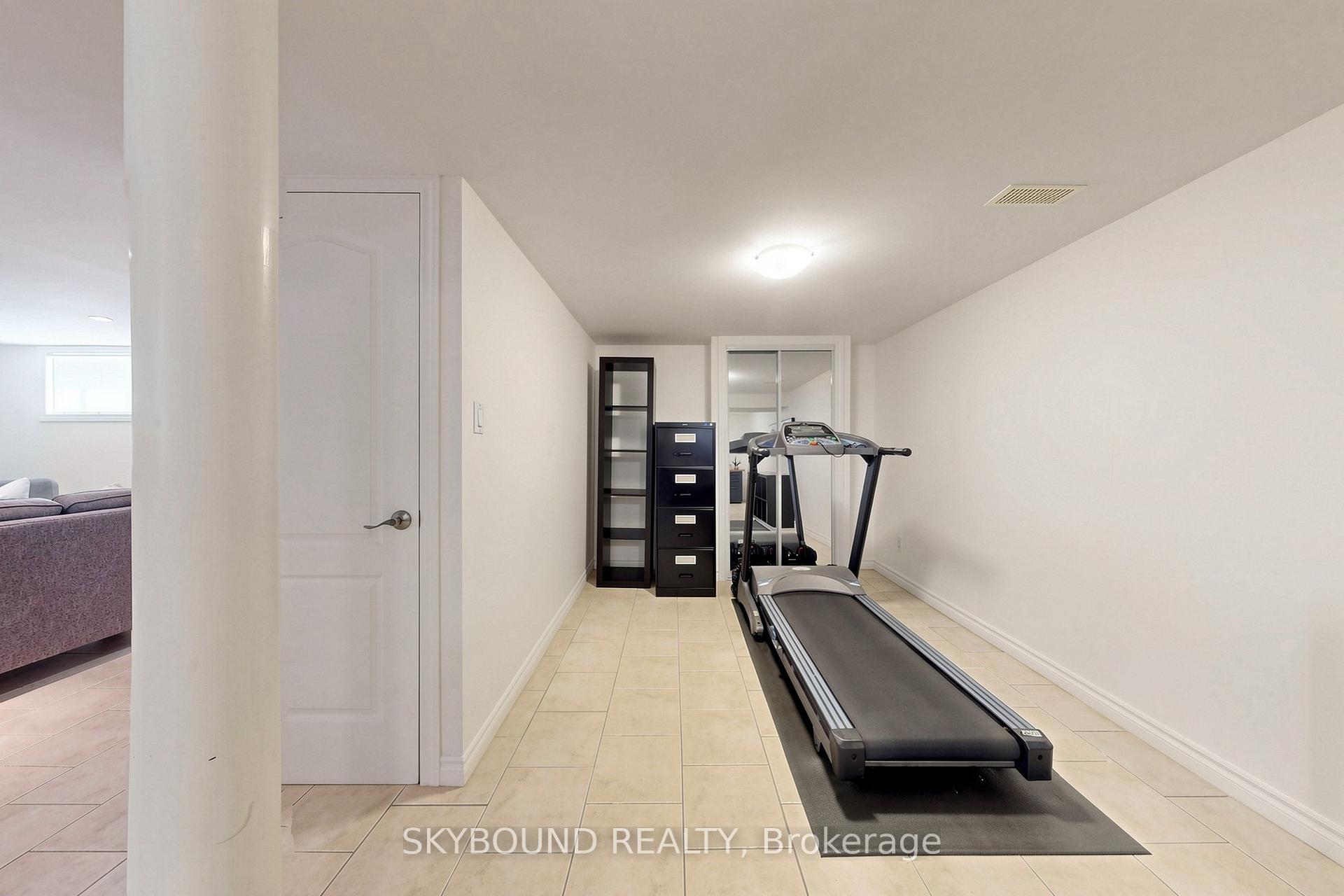 Photo 32 of 19 Riverview Heights, Etobicoke, Humber Heights — HOMEH