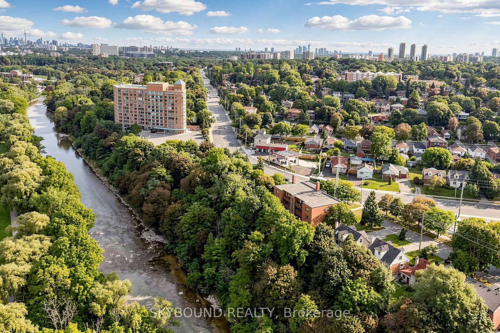 Photo 43 of 19 Riverview Heights, Etobicoke, Humber Heights — HOMEH