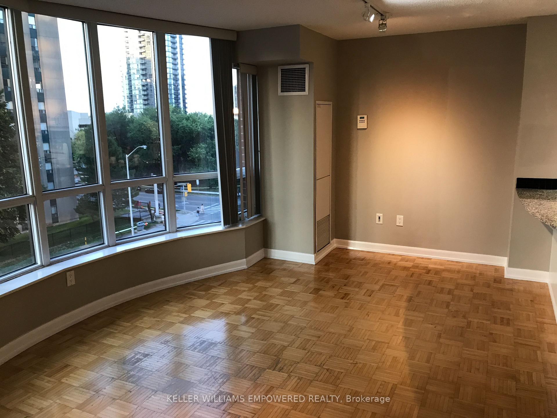 Photo 9 of Unit 509, 33 Sheppard Avenue E, North York, Willowdale East — HOMEH