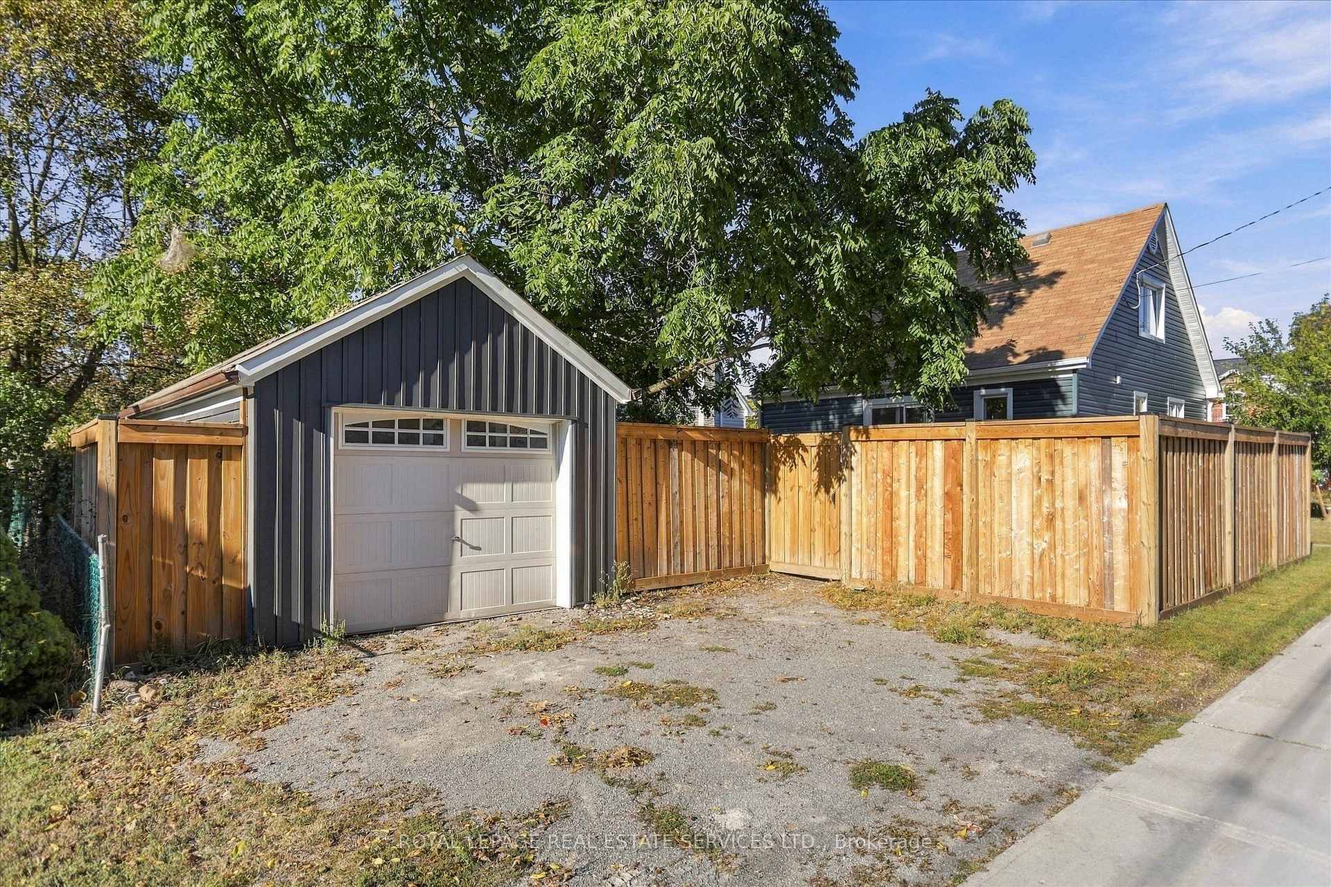 Photo 38 of 193 Rutherford Avenue, Peterborough, Town Ward 3 — HOMEH