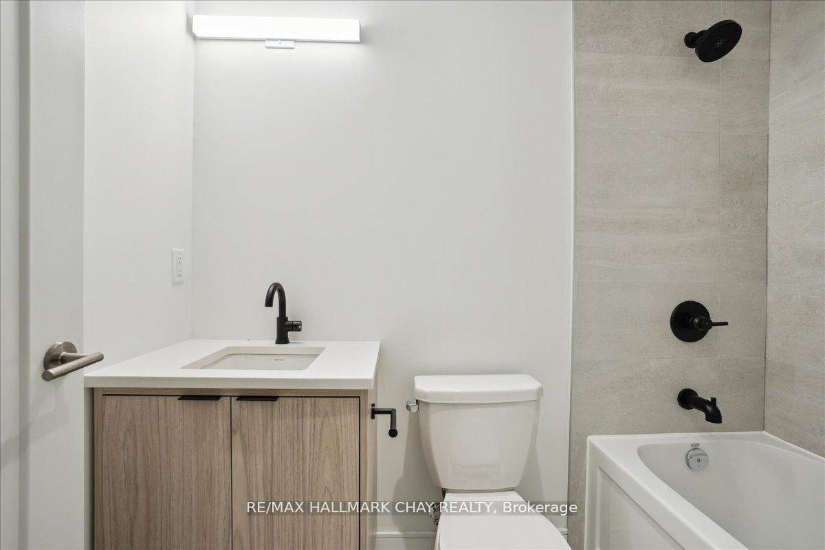 Photo 18 of Unit 803, 185 Dunlop Street E, Barrie, Lakeshore — HOMEH
