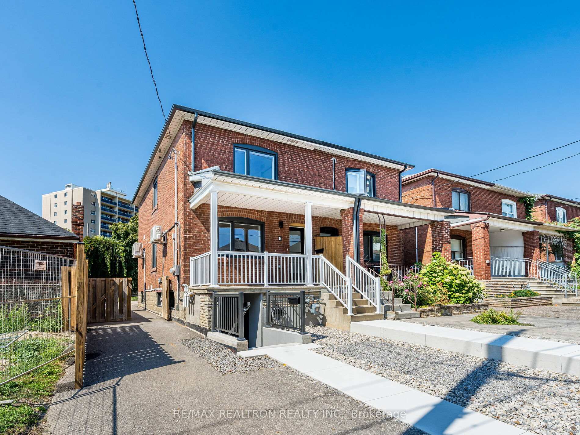 Photo 2 of 6 Greyton Crescent, Toronto, Oakwood Village — HOMEH
