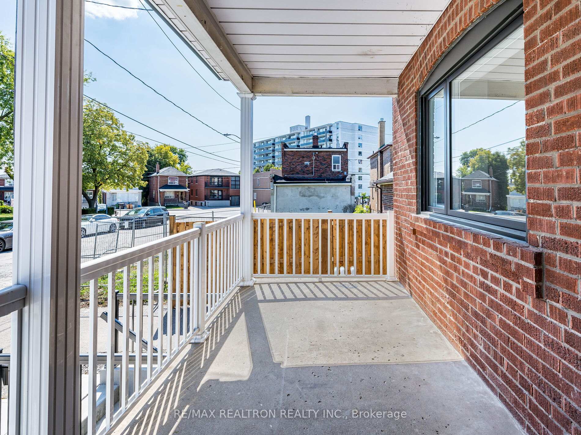 Photo 5 of 6 Greyton Crescent, Toronto, Oakwood Village — HOMEH