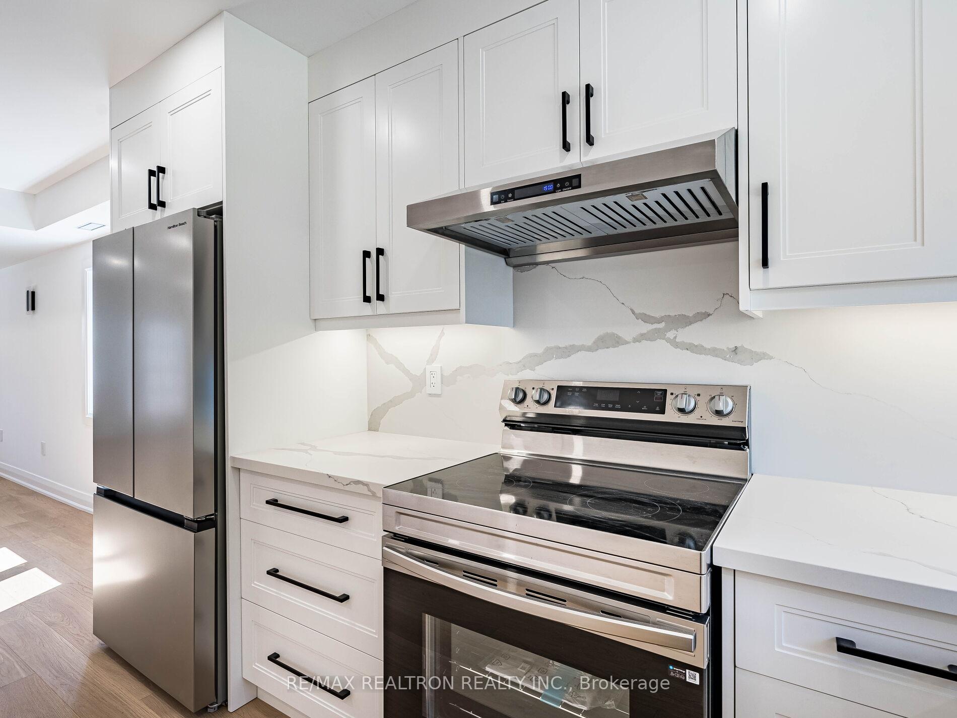 Photo 17 of 6 Greyton Crescent, Toronto, Oakwood Village — HOMEH