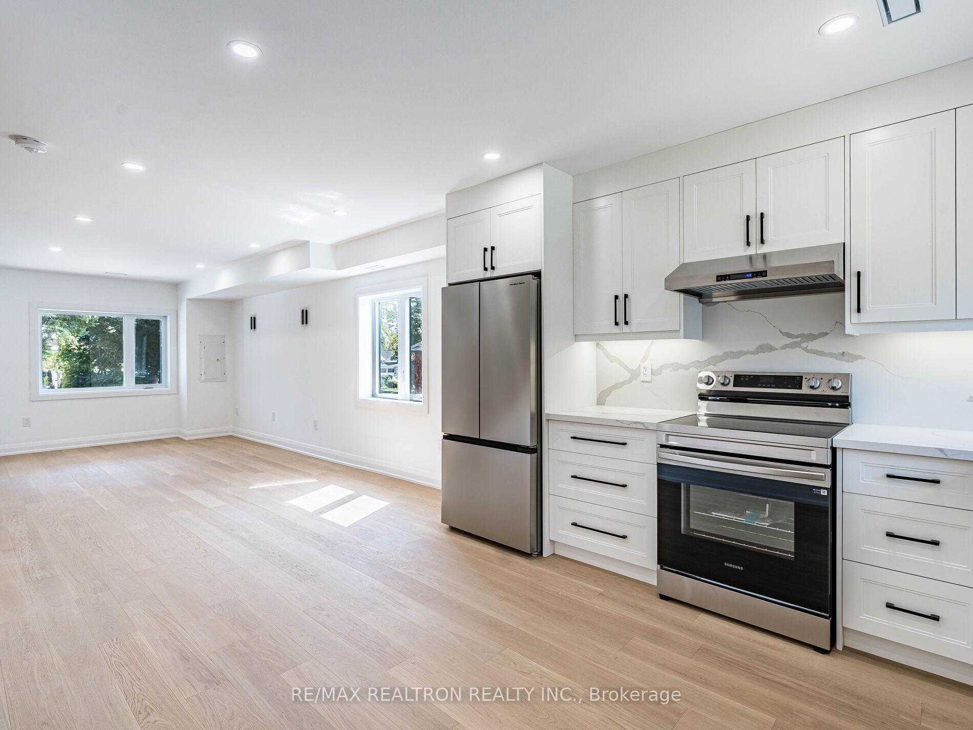Photo 20 of 6 Greyton Crescent, Toronto, Oakwood Village — HOMEH