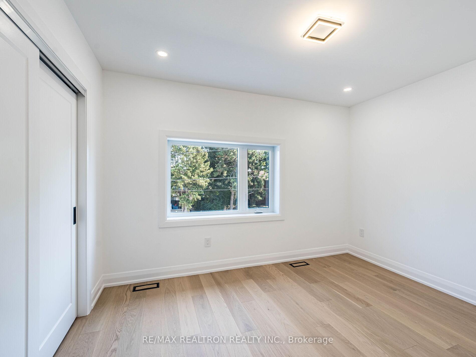 Photo 24 of 6 Greyton Crescent, Toronto, Oakwood Village — HOMEH