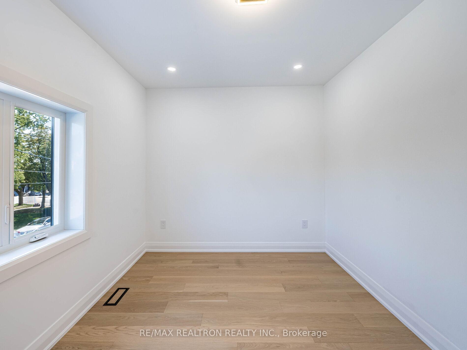 Photo 27 of 6 Greyton Crescent, Toronto, Oakwood Village — HOMEH