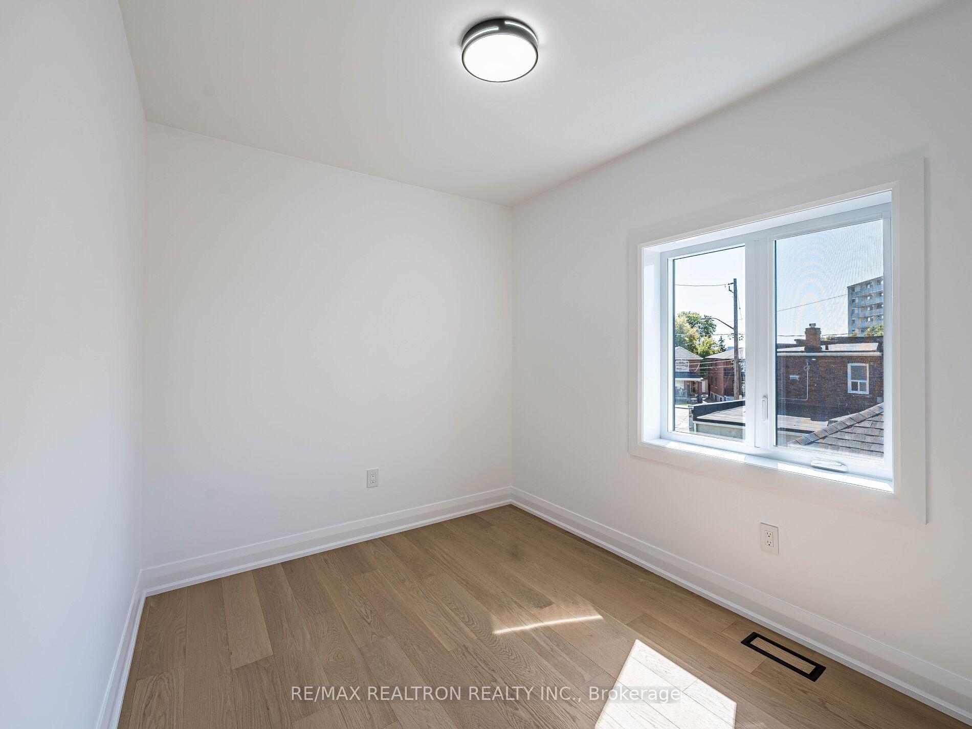 Photo 29 of 6 Greyton Crescent, Toronto, Oakwood Village — HOMEH