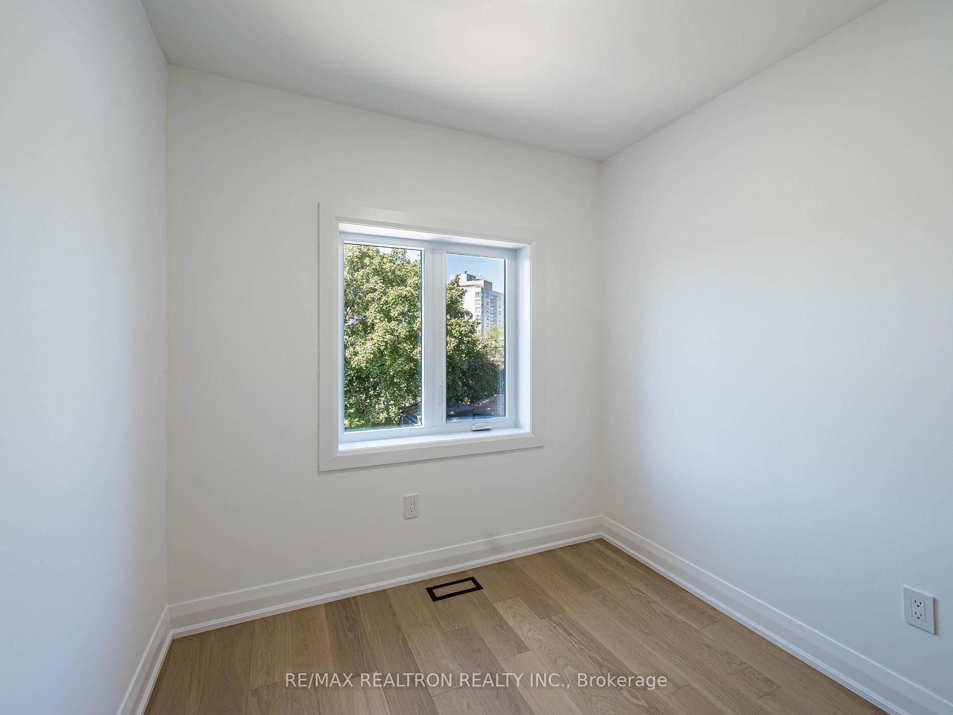 Photo 33 of 6 Greyton Crescent, Toronto, Oakwood Village — HOMEH