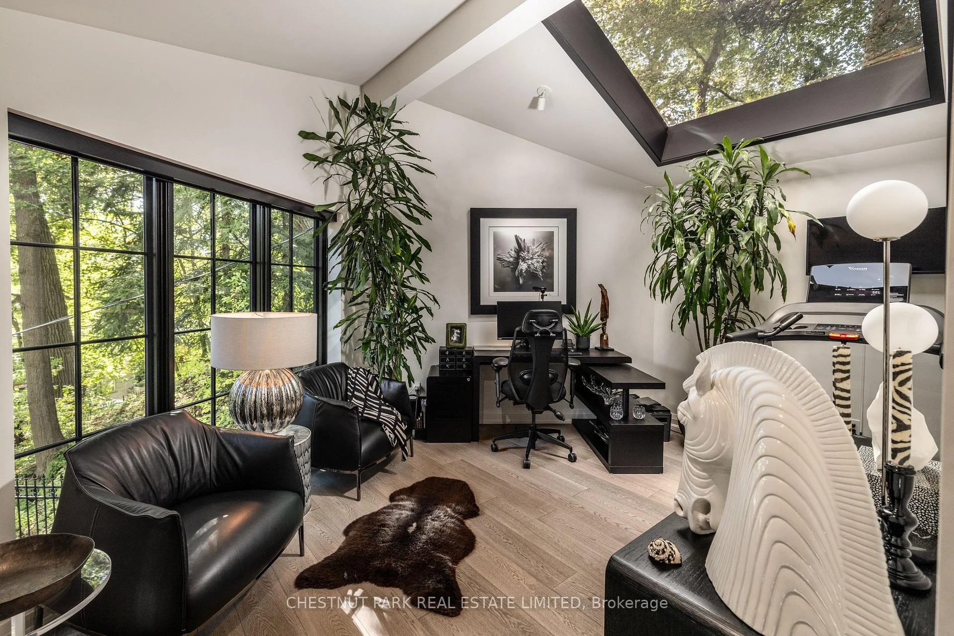 Photo 35 of 94 Roxborough Drive, Toronto, Rosedale-Moore Park — HOMEH