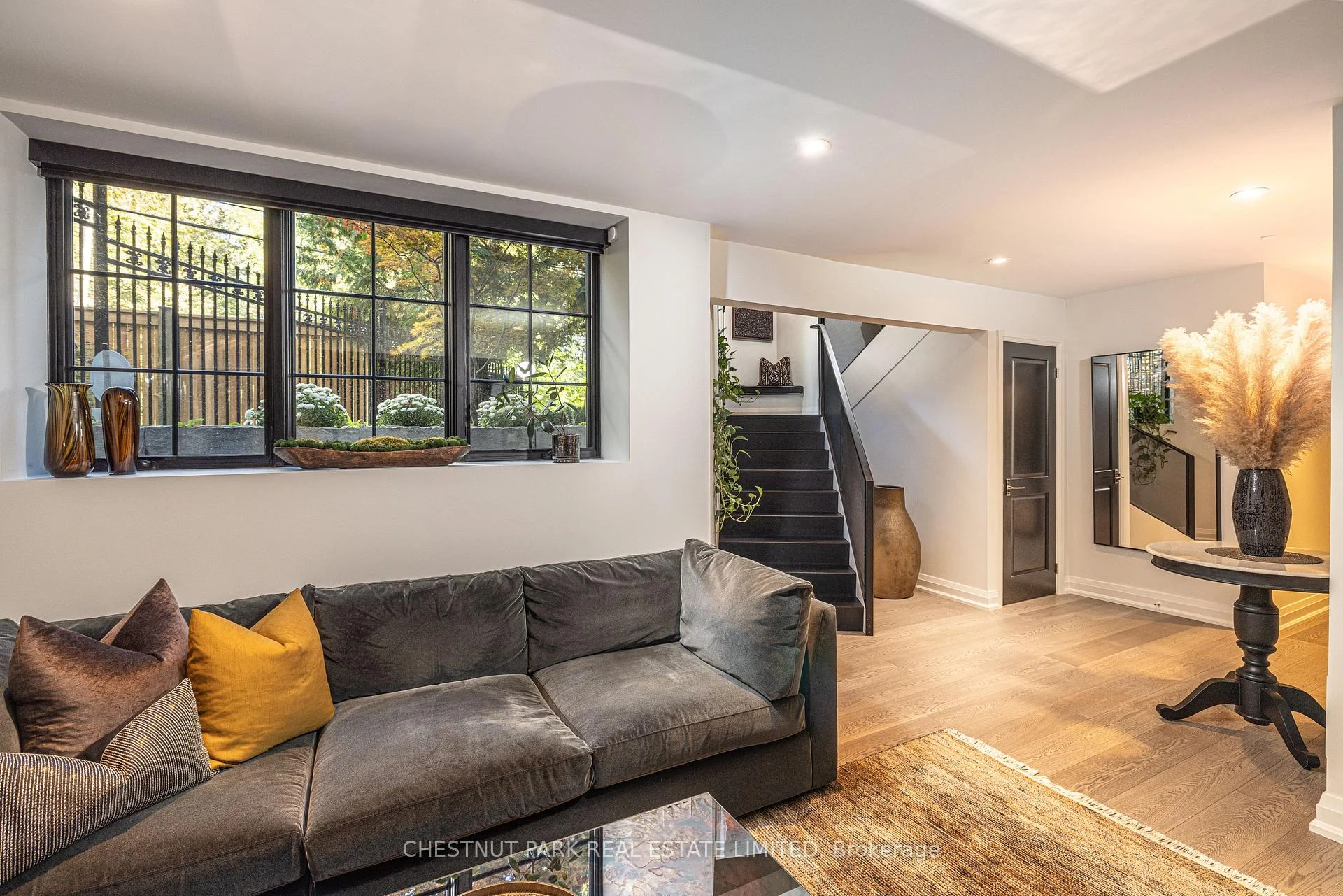 Photo 42 of 94 Roxborough Drive, Toronto, Rosedale-Moore Park — HOMEH