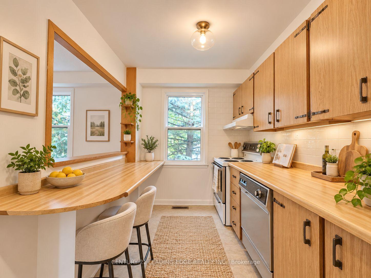 Photo 9 of 1808 John Street, Markham, Bayview Fairway-Bayview Country Club Estates — HOMEH