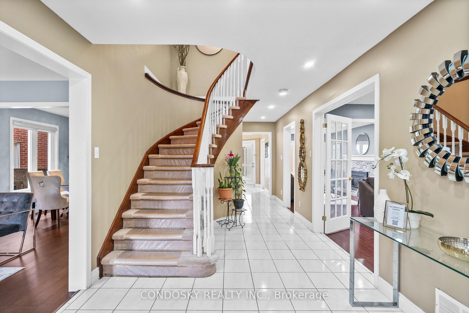Photo 2 of 6182 Duford Drive, Mississauga, East Credit — HOMEH
