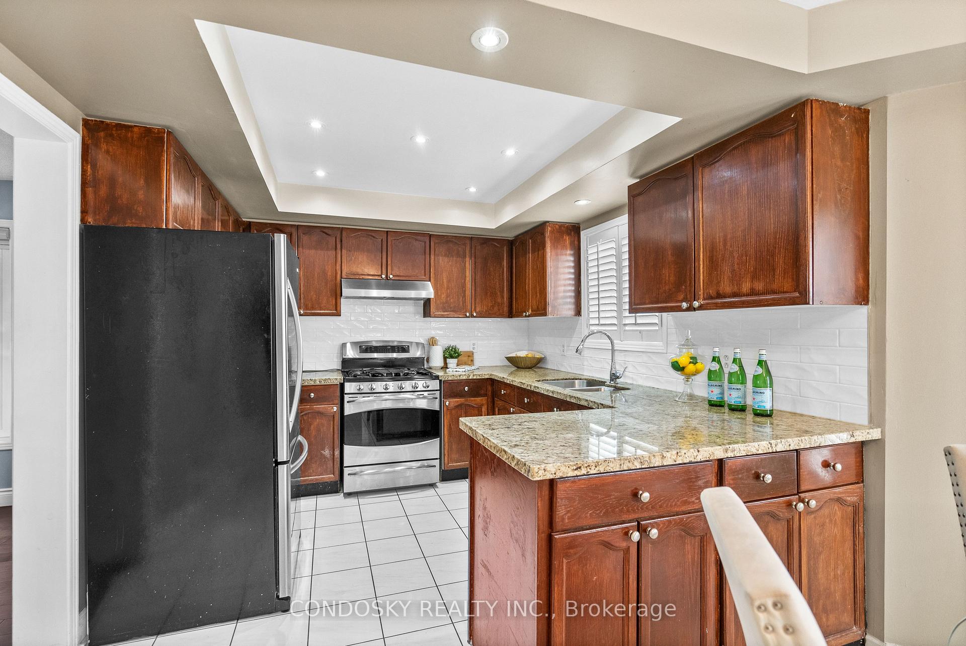 Photo 8 of 6182 Duford Drive, Mississauga, East Credit — HOMEH