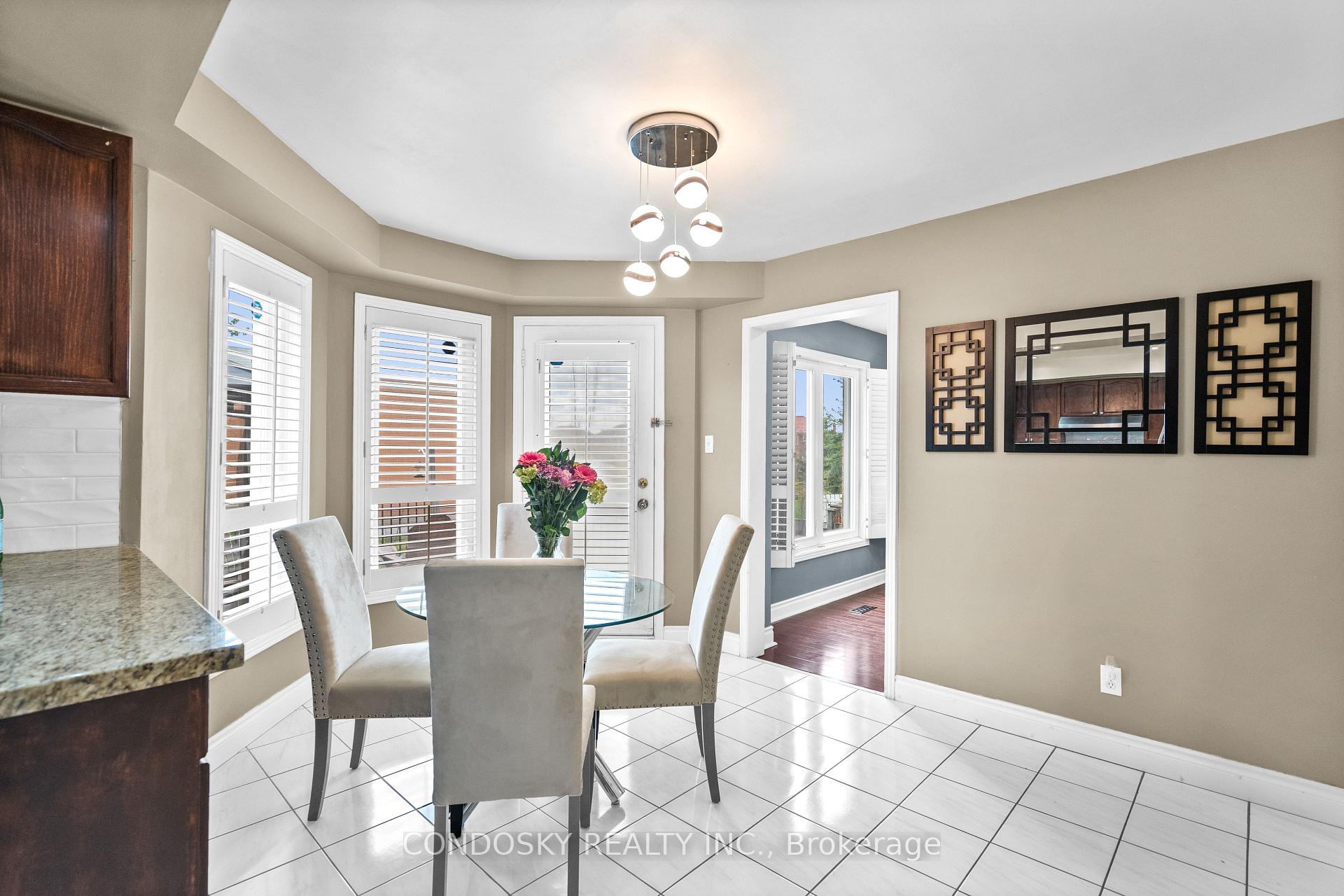 Photo 10 of 6182 Duford Drive, Mississauga, East Credit — HOMEH
