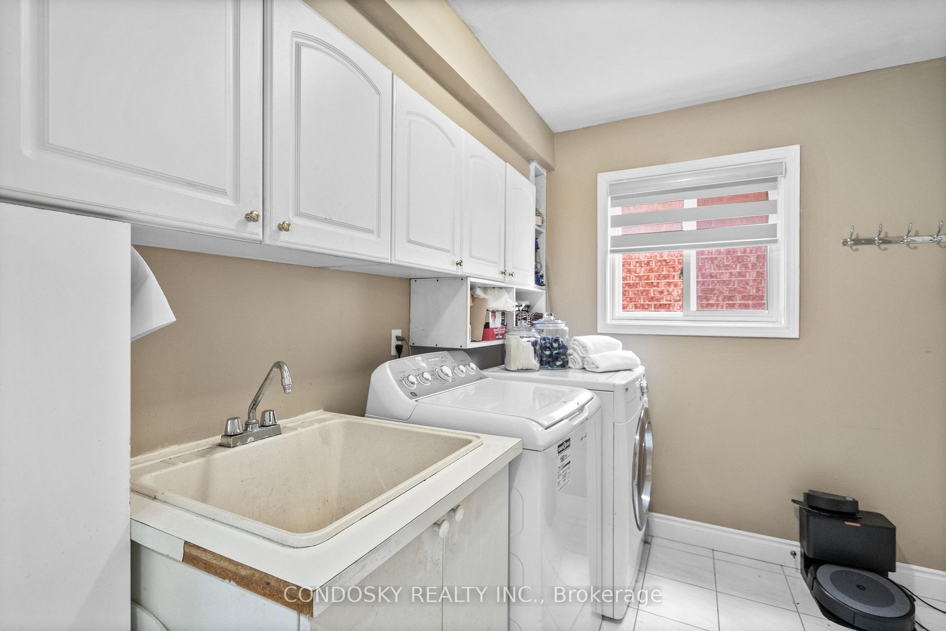 Photo 18 of 6182 Duford Drive, Mississauga, East Credit — HOMEH