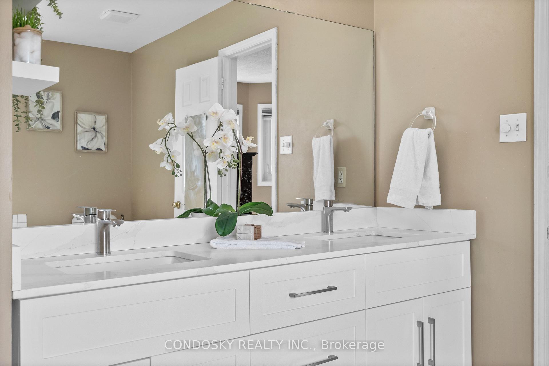 Photo 25 of 6182 Duford Drive, Mississauga, East Credit — HOMEH