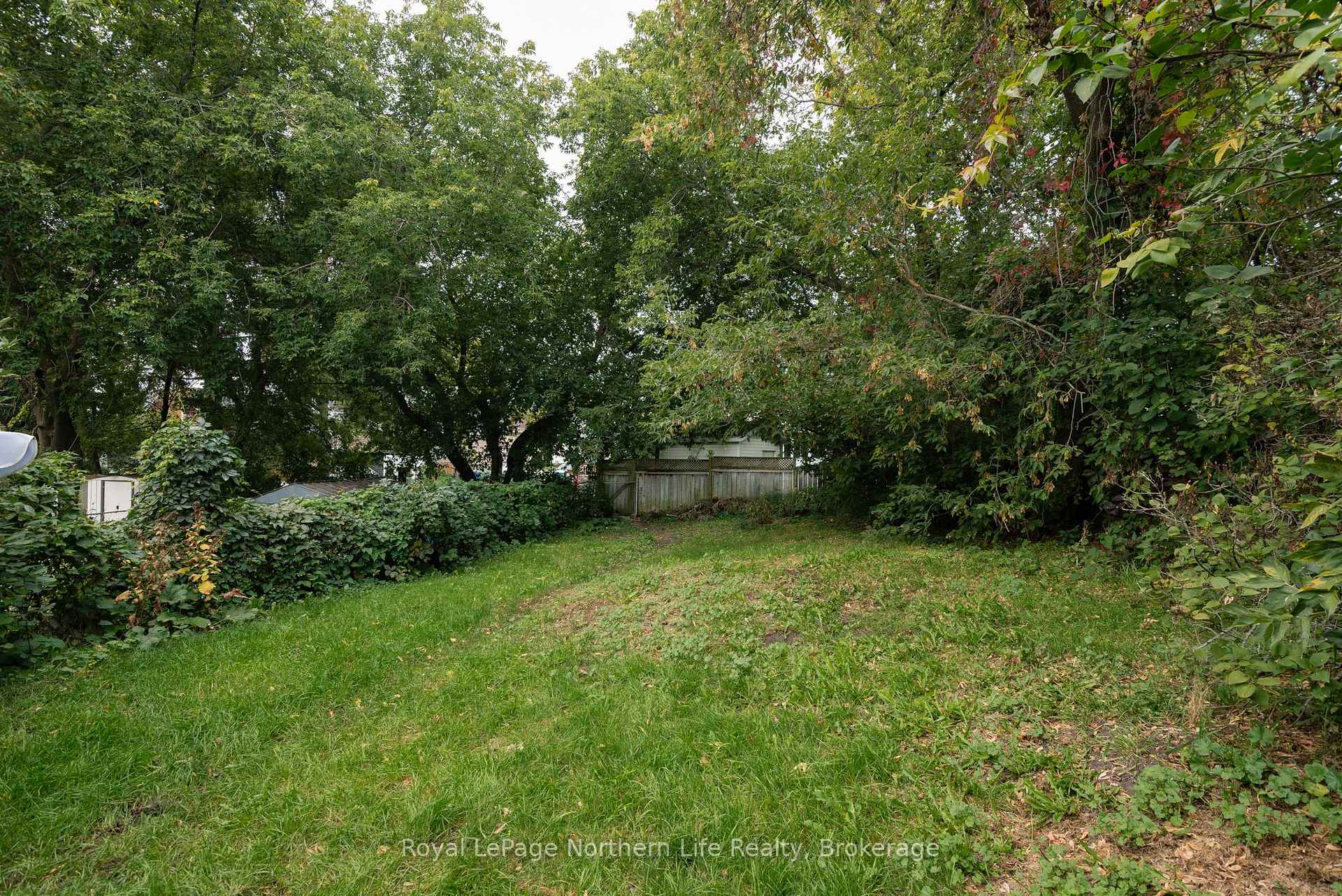Photo 6 of 841 Worthington Street E, North Bay, Central — HOMEH