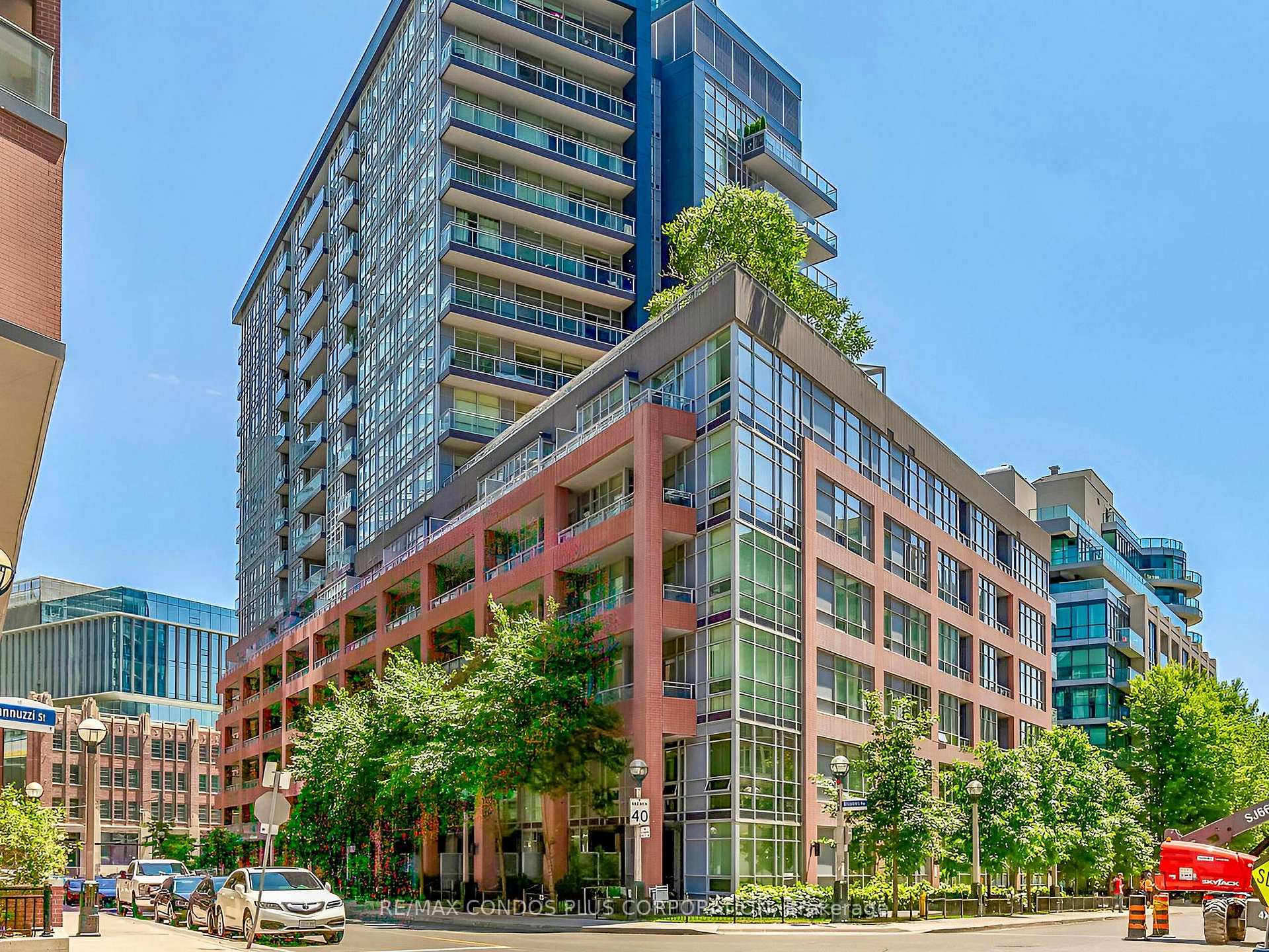 Photo 3 of Unit 103, 15 Bruyeres Mews, Toronto, Niagara — HOMEH