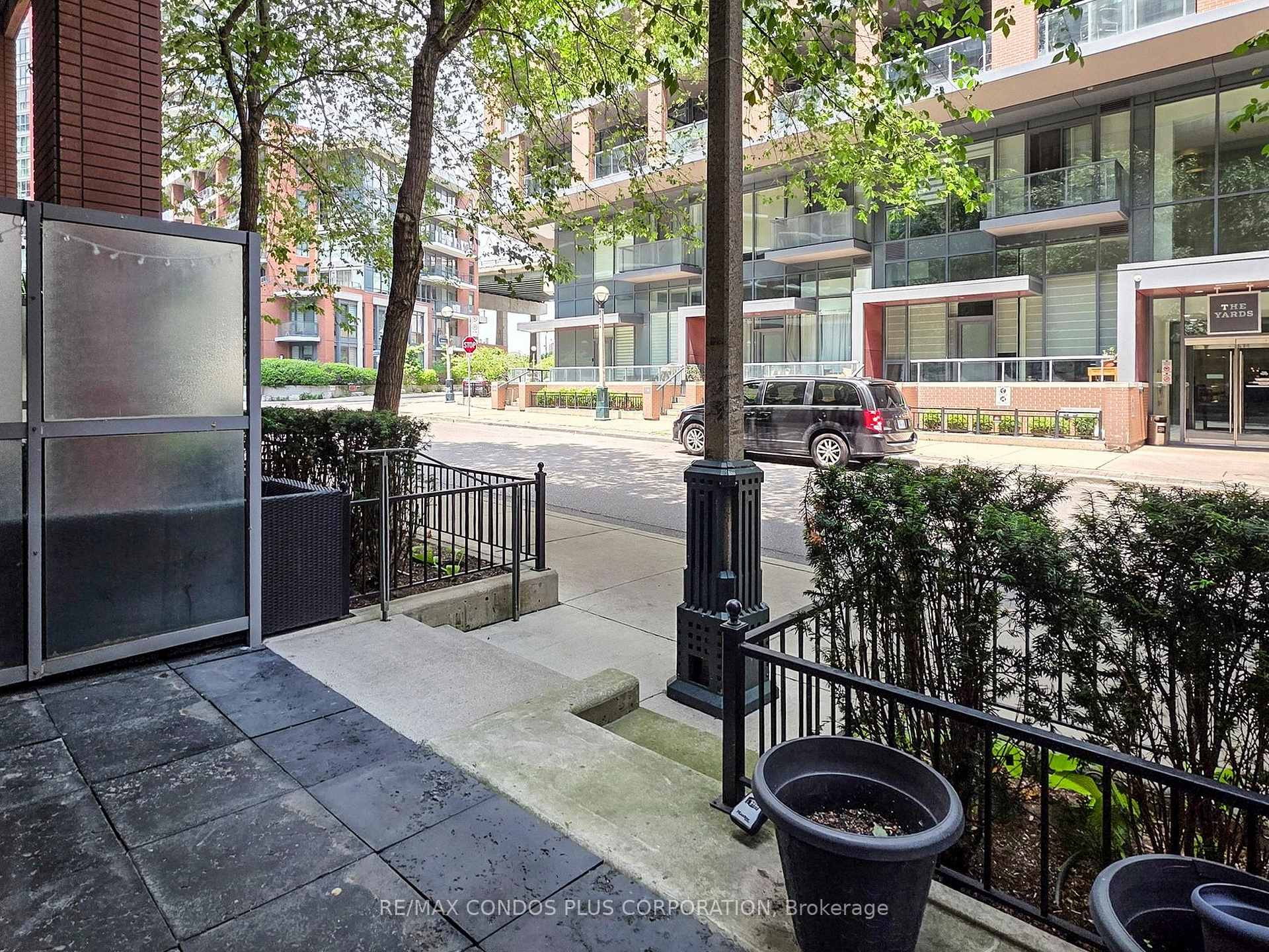 Photo 7 of Unit 103, 15 Bruyeres Mews, Toronto, Niagara — HOMEH