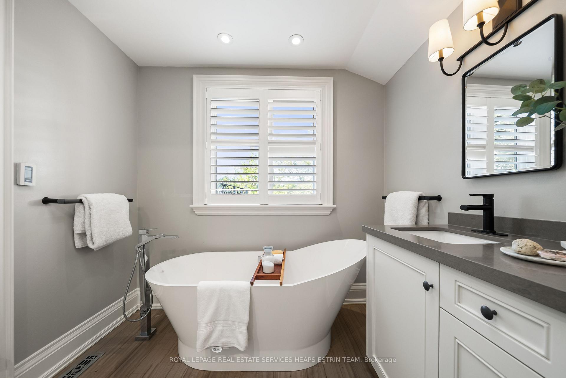 Photo 16 of 130 Donlea Drive, Toronto, Leaside — HOMEH