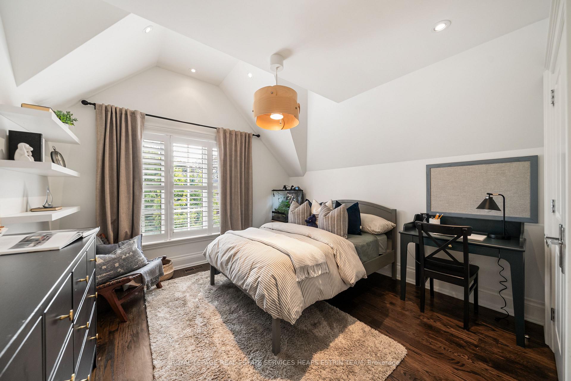 Photo 18 of 130 Donlea Drive, Toronto, Leaside — HOMEH