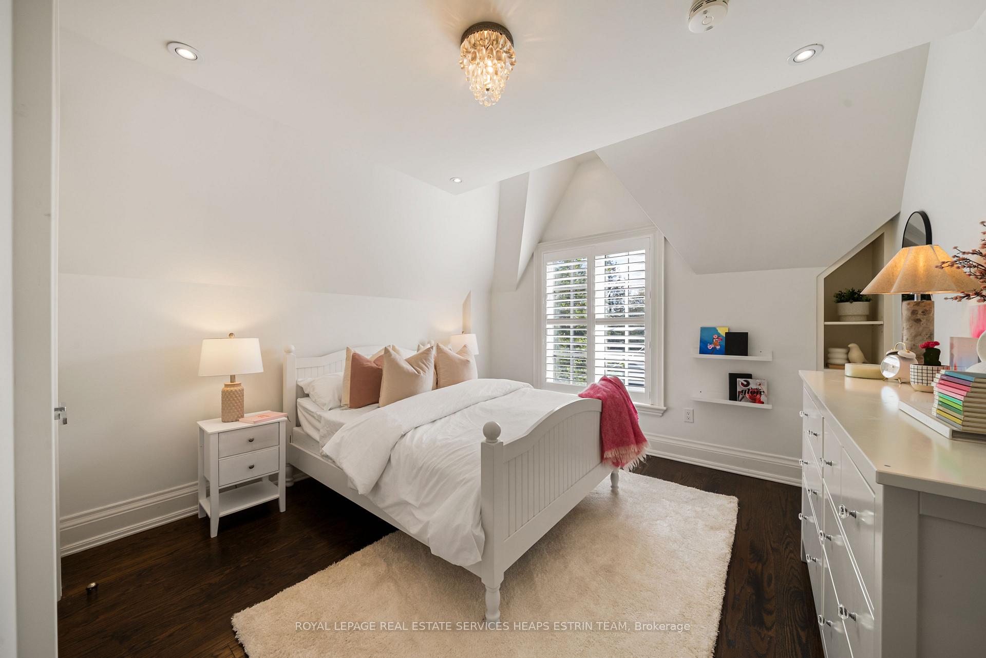 Photo 20 of 130 Donlea Drive, Toronto, Leaside — HOMEH