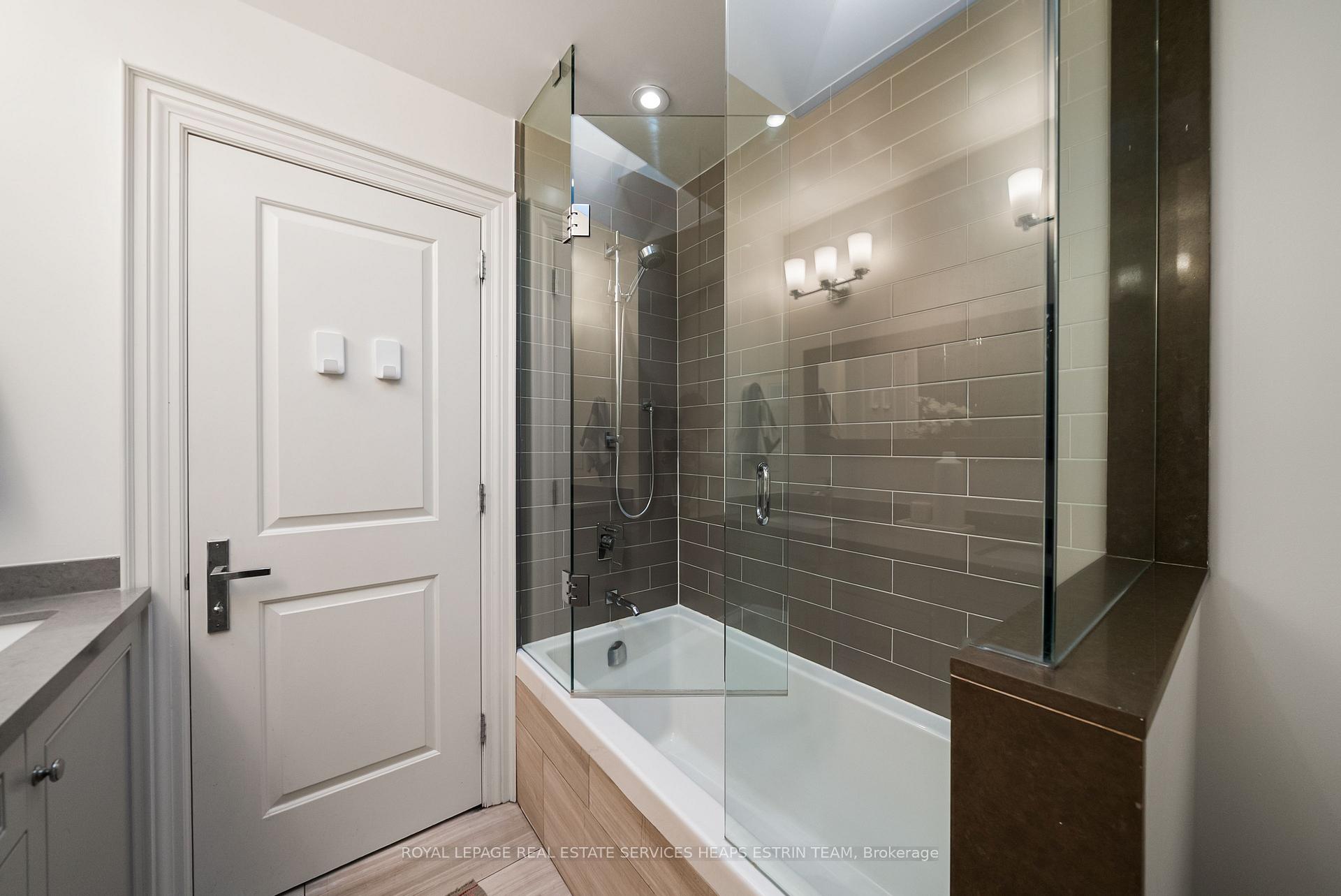 Photo 23 of 130 Donlea Drive, Toronto, Leaside — HOMEH