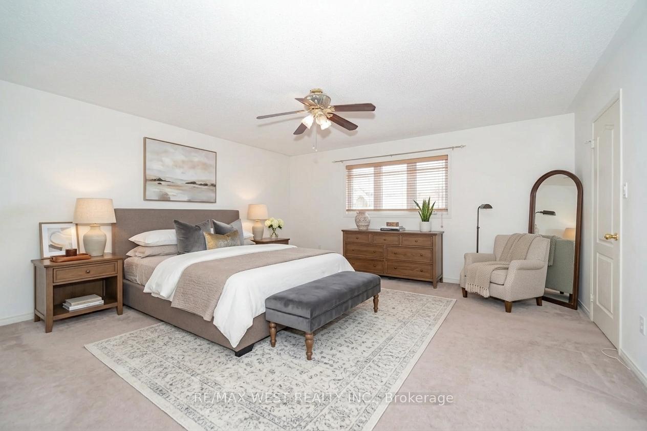 Photo 5 of 277 Queen Mary Drive, Brampton, Fletcher's Meadow — HOMEH