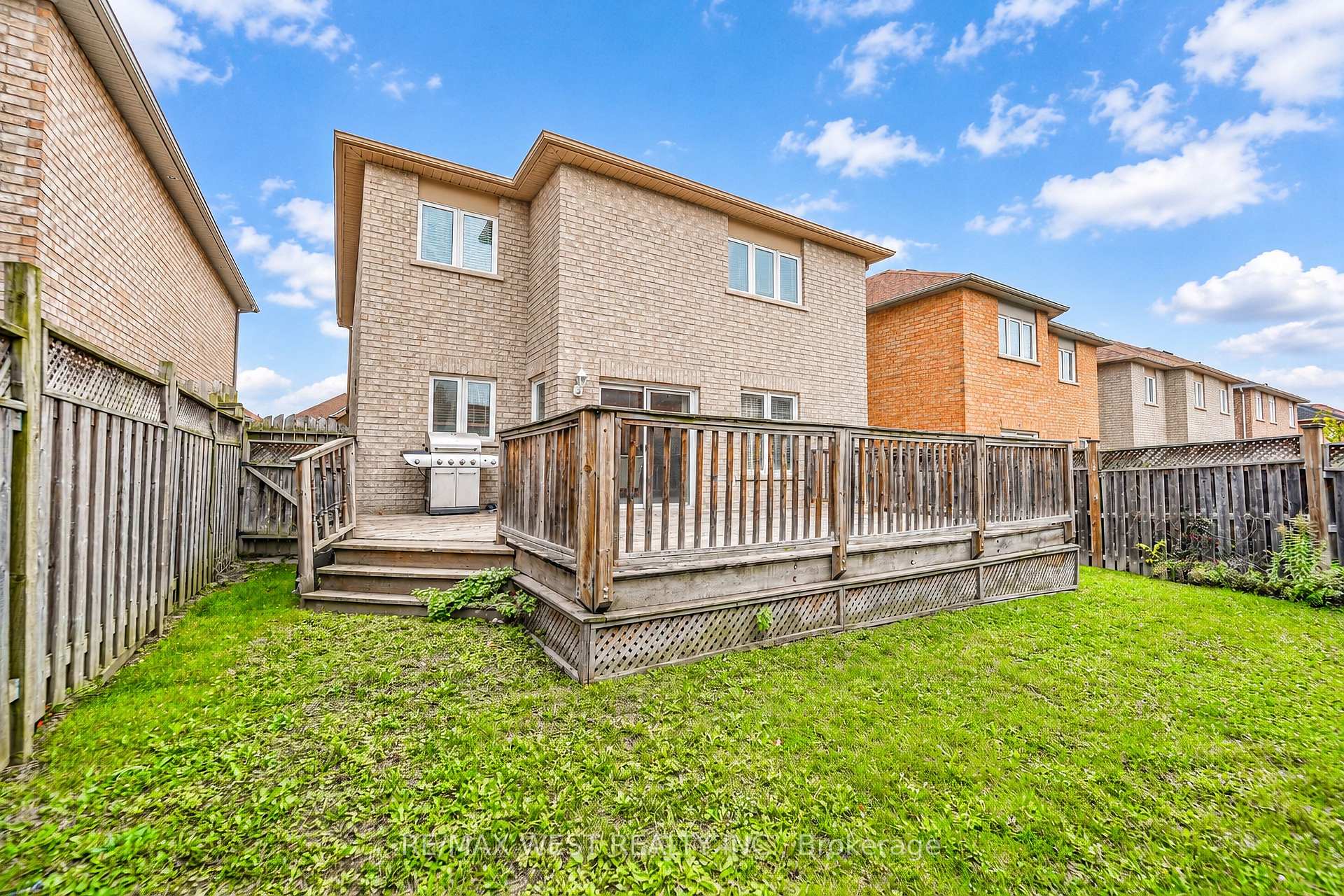 Photo 10 of 277 Queen Mary Drive, Brampton, Fletcher's Meadow — HOMEH