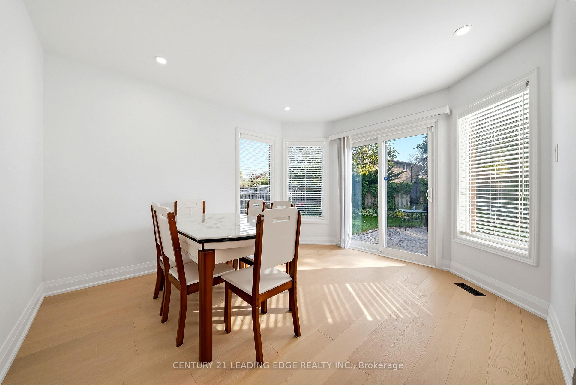 Photo 22 of 8 Mooreland Court, Markham, Markham Village — HOMEH