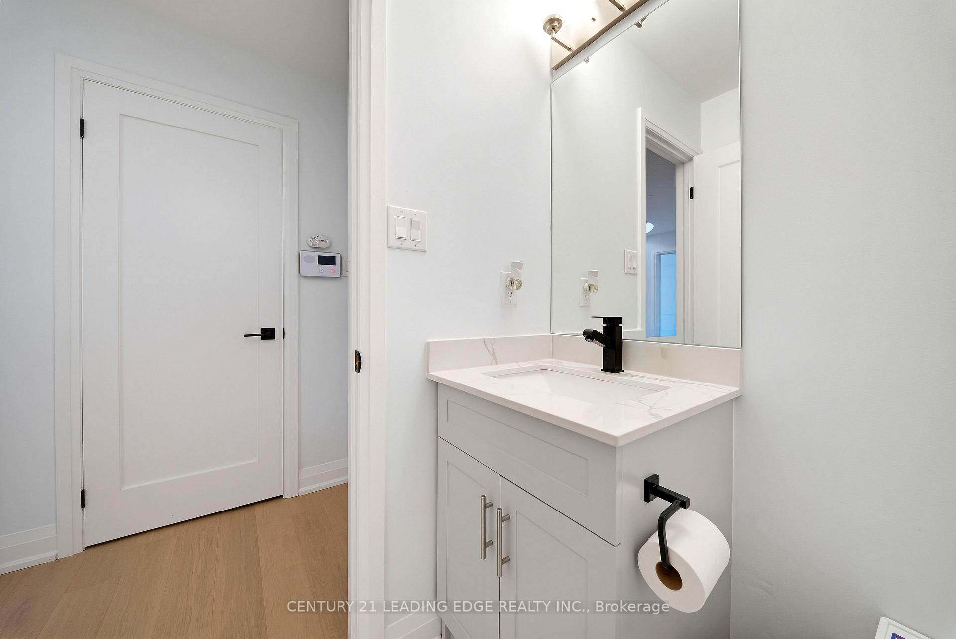 Photo 23 of 8 Mooreland Court, Markham, Markham Village — HOMEH