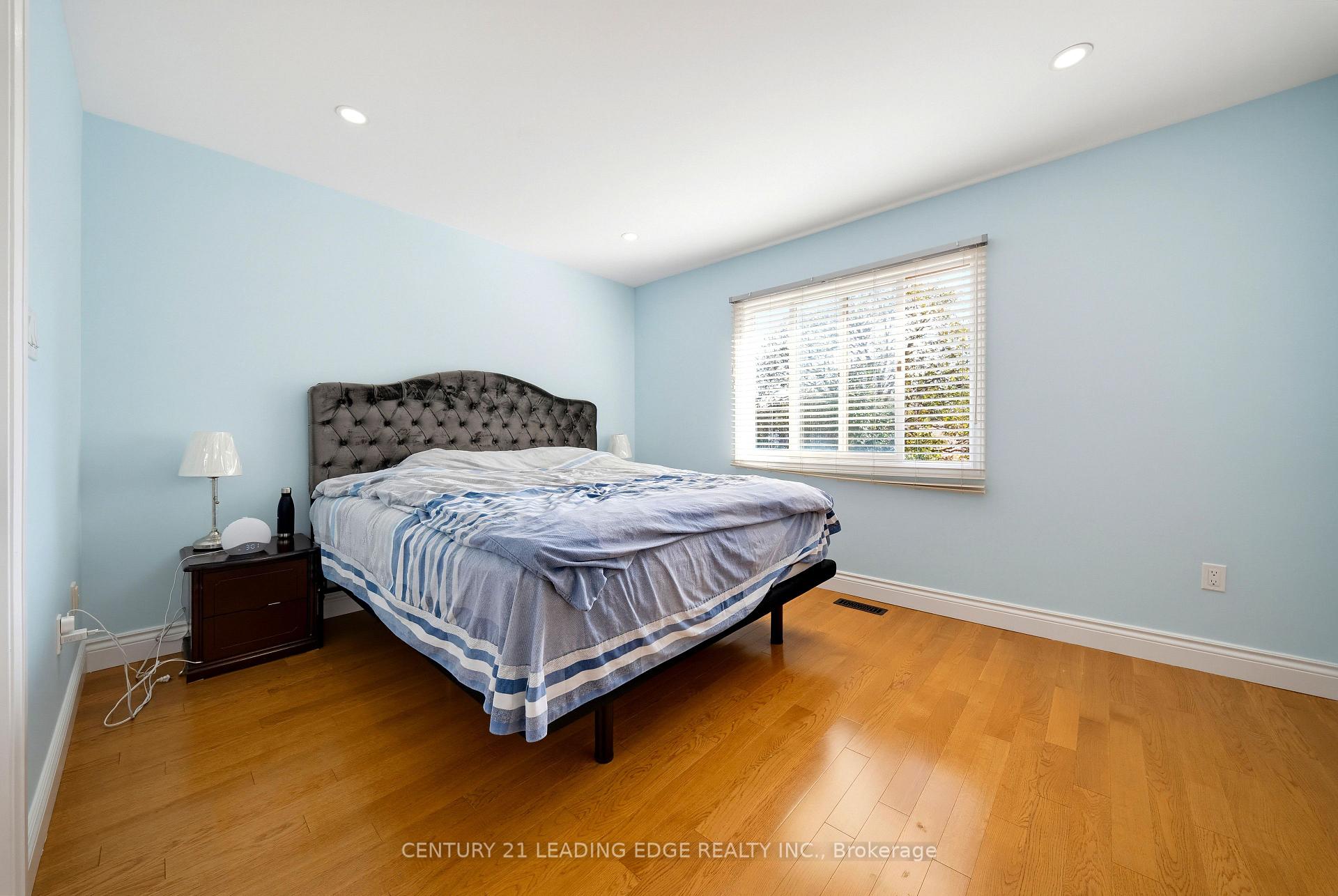 Photo 35 of 8 Mooreland Court, Markham, Markham Village — HOMEH