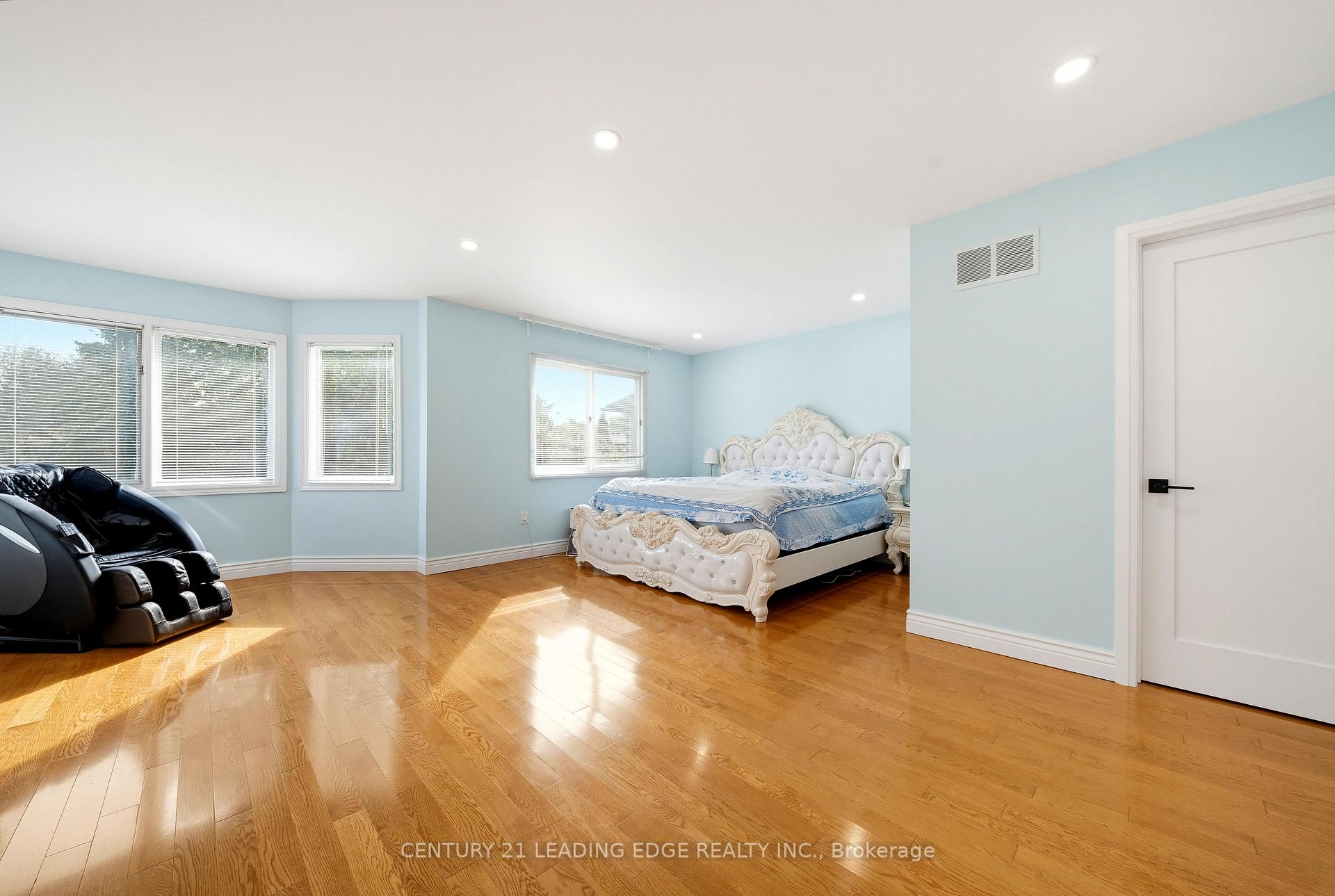 Photo 37 of 8 Mooreland Court, Markham, Markham Village — HOMEH