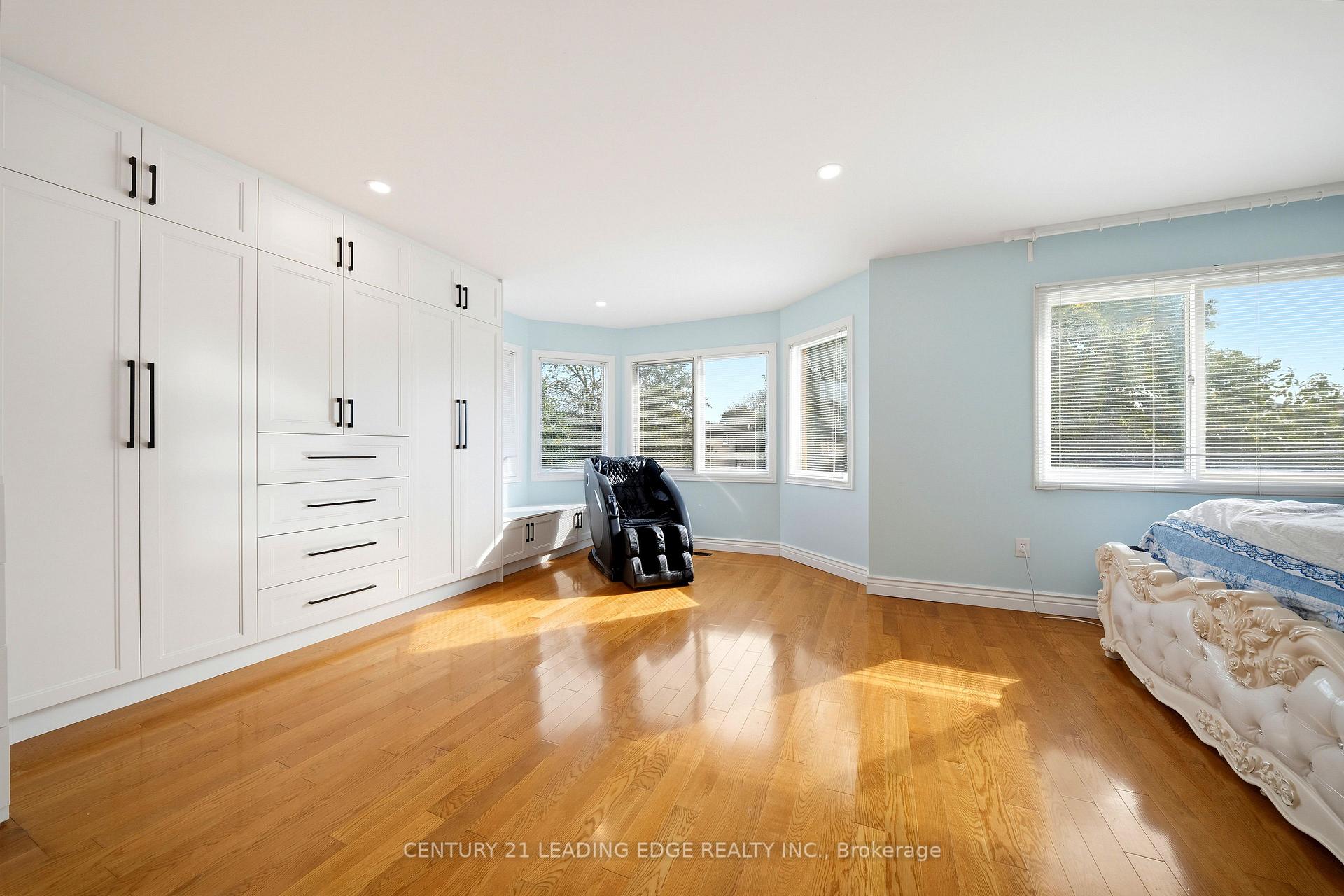 Photo 38 of 8 Mooreland Court, Markham, Markham Village — HOMEH