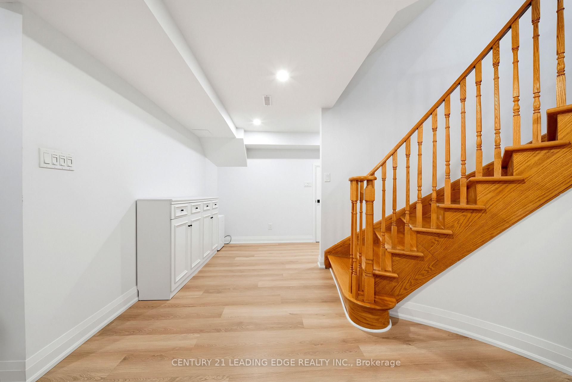 Photo 47 of 8 Mooreland Court, Markham, Markham Village — HOMEH