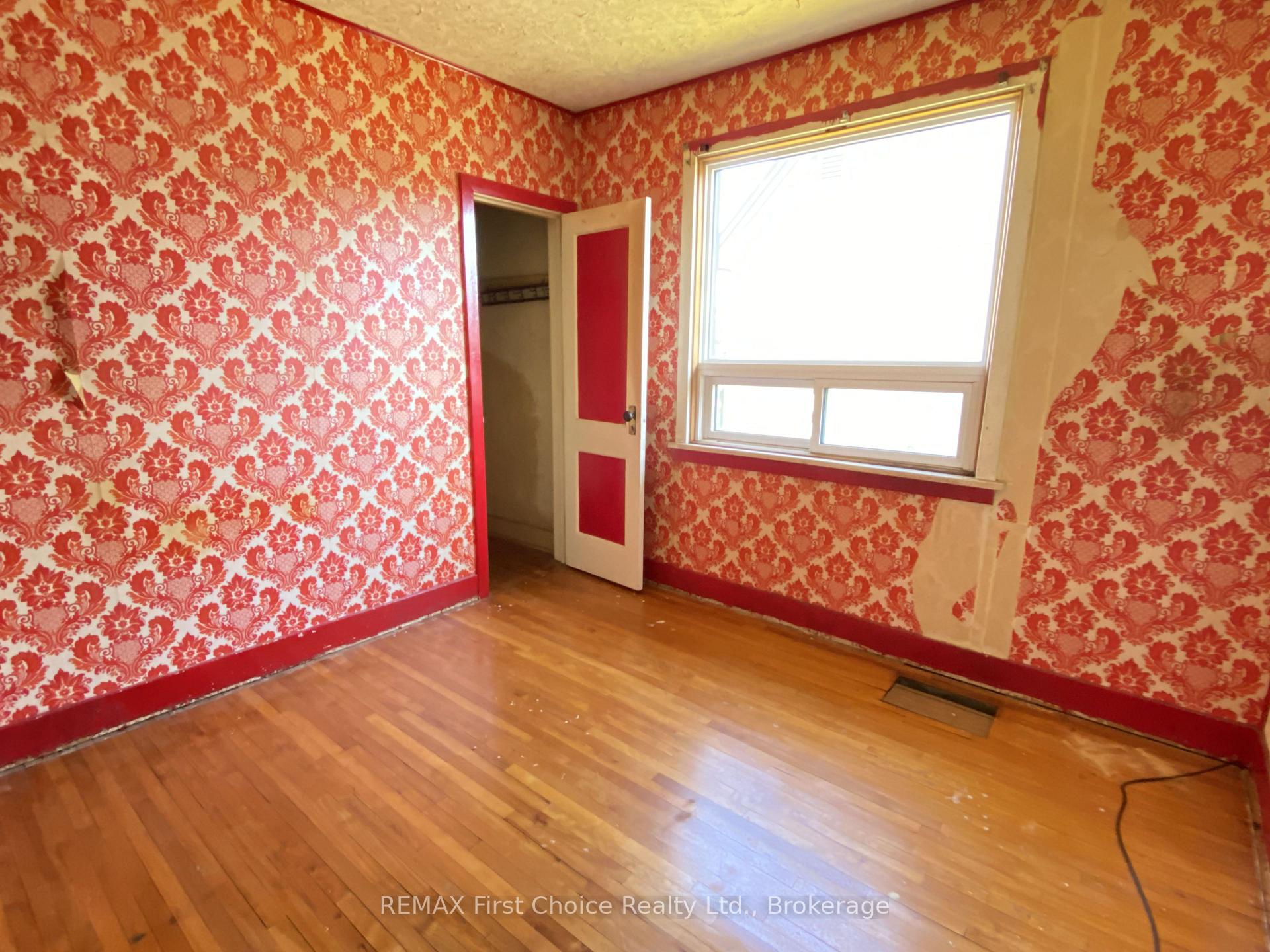 Photo 5 of 262 Empire Avenue, Thunder Bay, Westfort — HOMEH