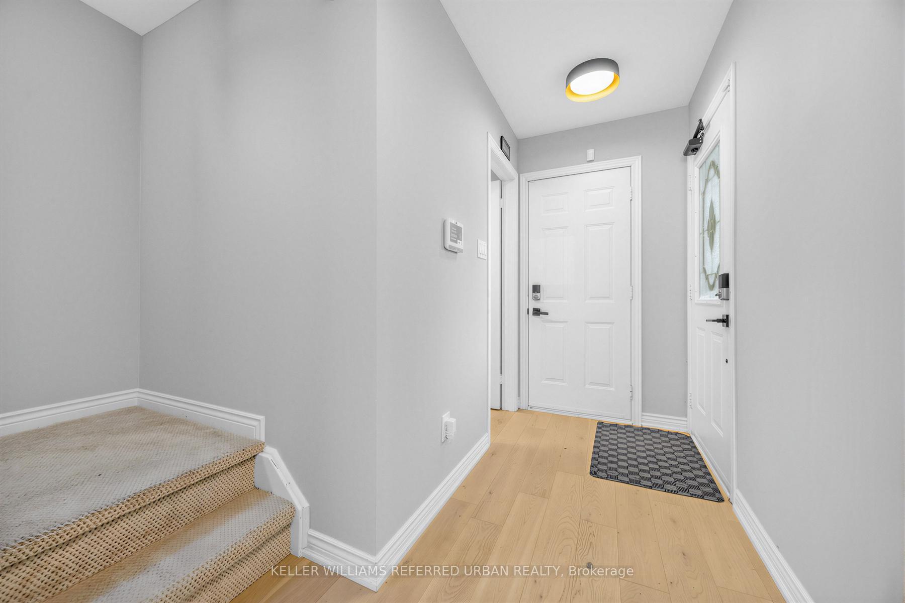 Photo 12 of 350 Pickering Crescent, Newmarket, Gorham-College Manor — HOMEH