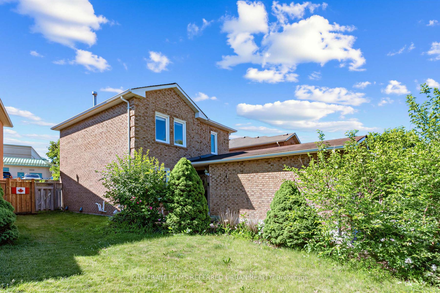 Photo 33 of 350 Pickering Crescent, Newmarket, Gorham-College Manor — HOMEH