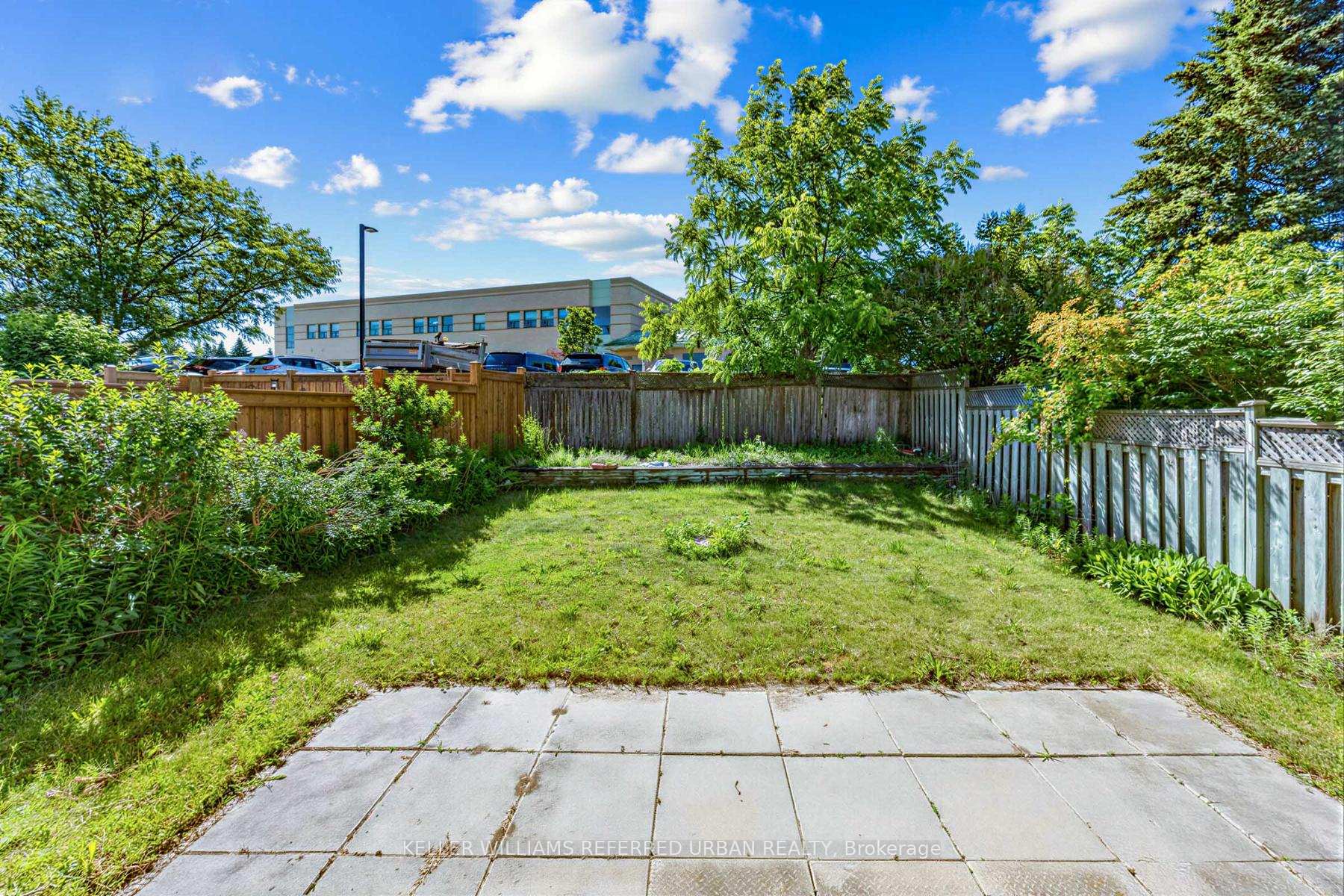 Photo 34 of 350 Pickering Crescent, Newmarket, Gorham-College Manor — HOMEH