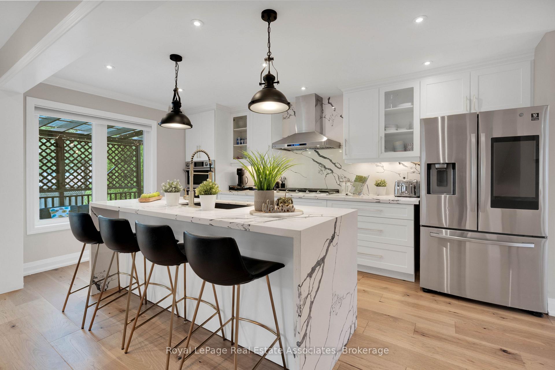 Photo 2 of 3840 Althorpe Circle, Mississauga, Lisgar — HOMEH