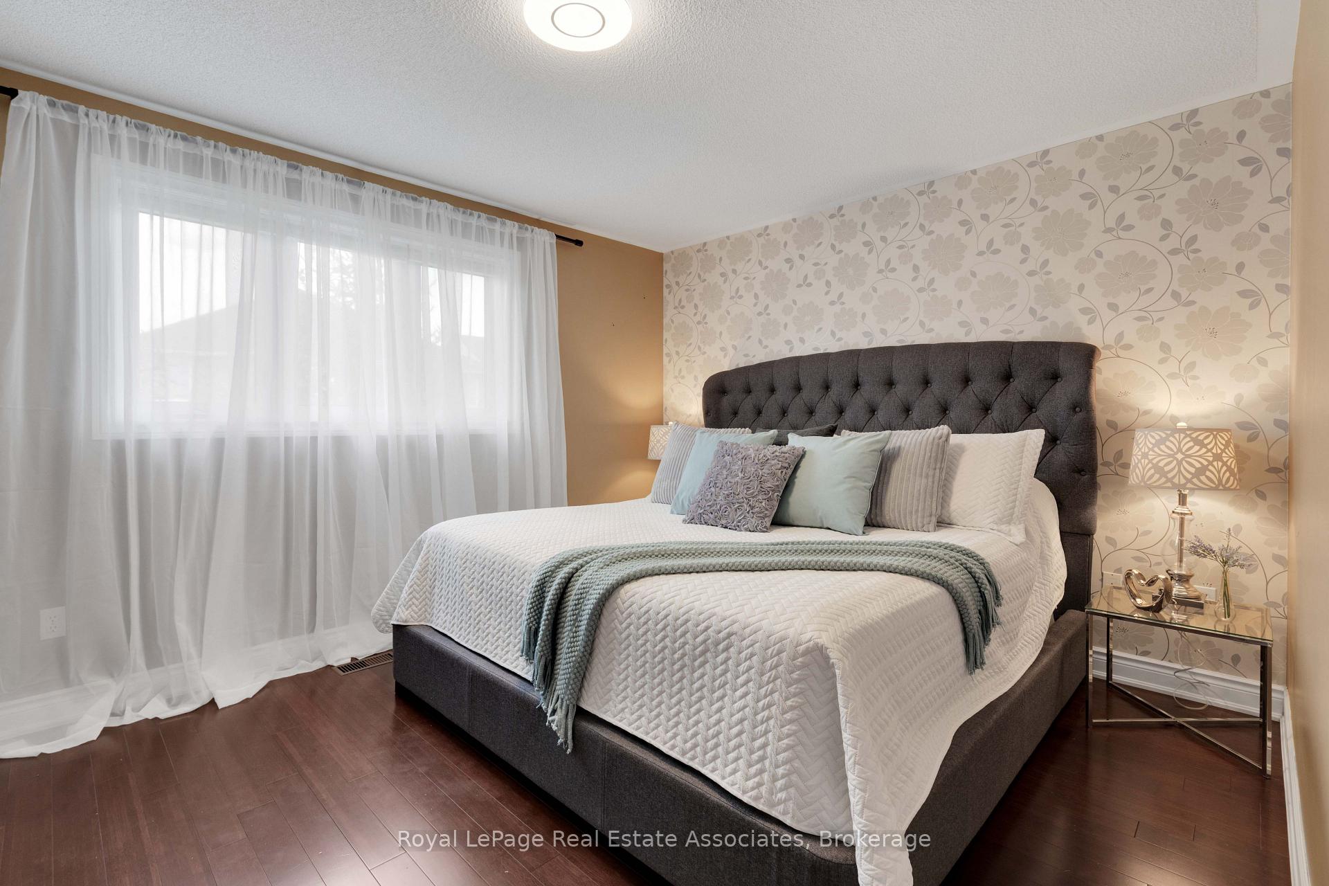 Photo 9 of 3840 Althorpe Circle, Mississauga, Lisgar — HOMEH