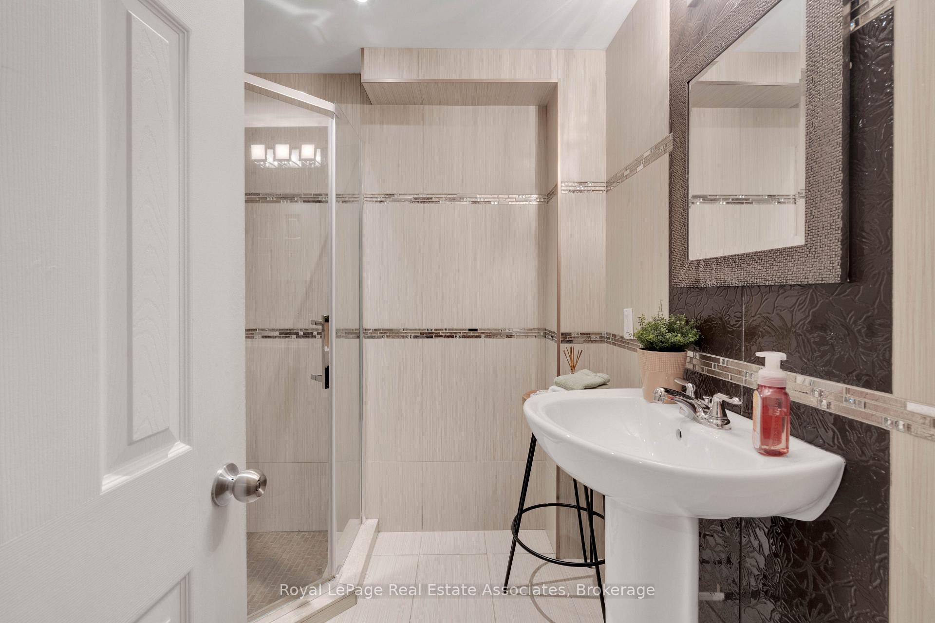 Photo 17 of 3840 Althorpe Circle, Mississauga, Lisgar — HOMEH