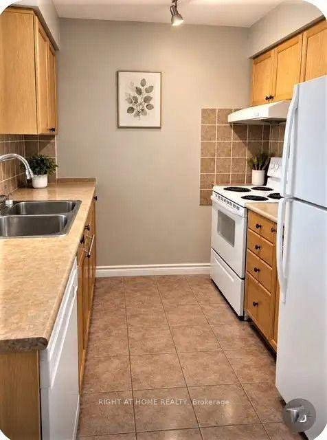 Photo 7 of Unit 608, 61 Town Centre Court E, Scarborough, Bendale — HOMEH