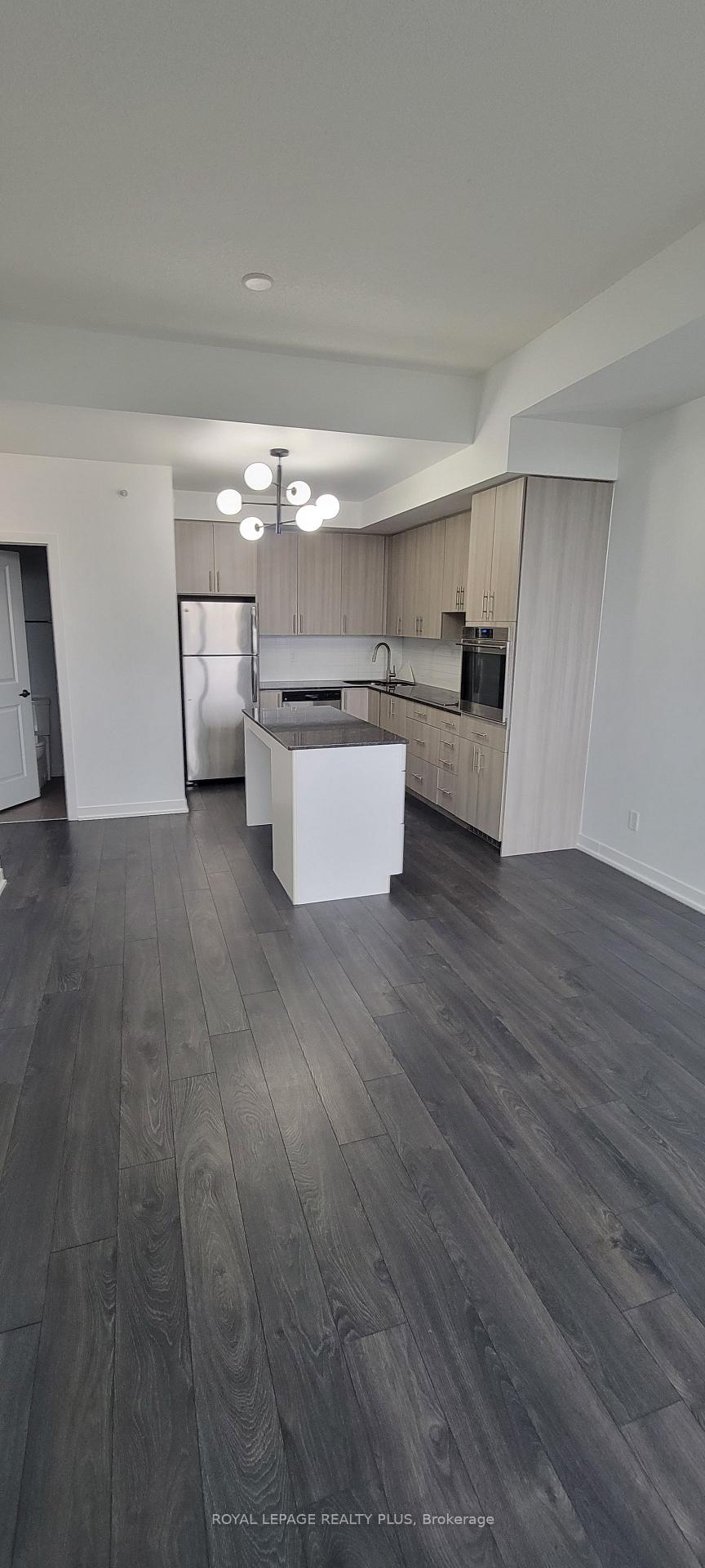 Photo 6 of Unit 406, 1284 Guelph Line, Burlington, Mountainside — HOMEH