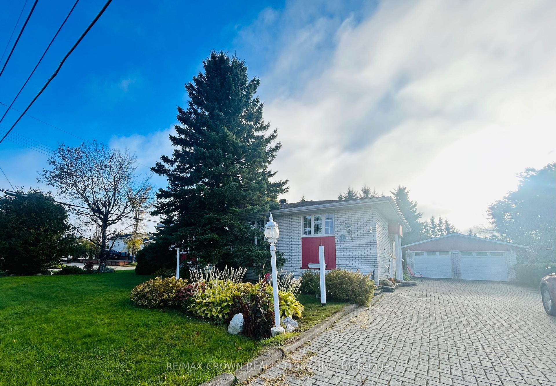 Photo of 15 Lasalle Avenue