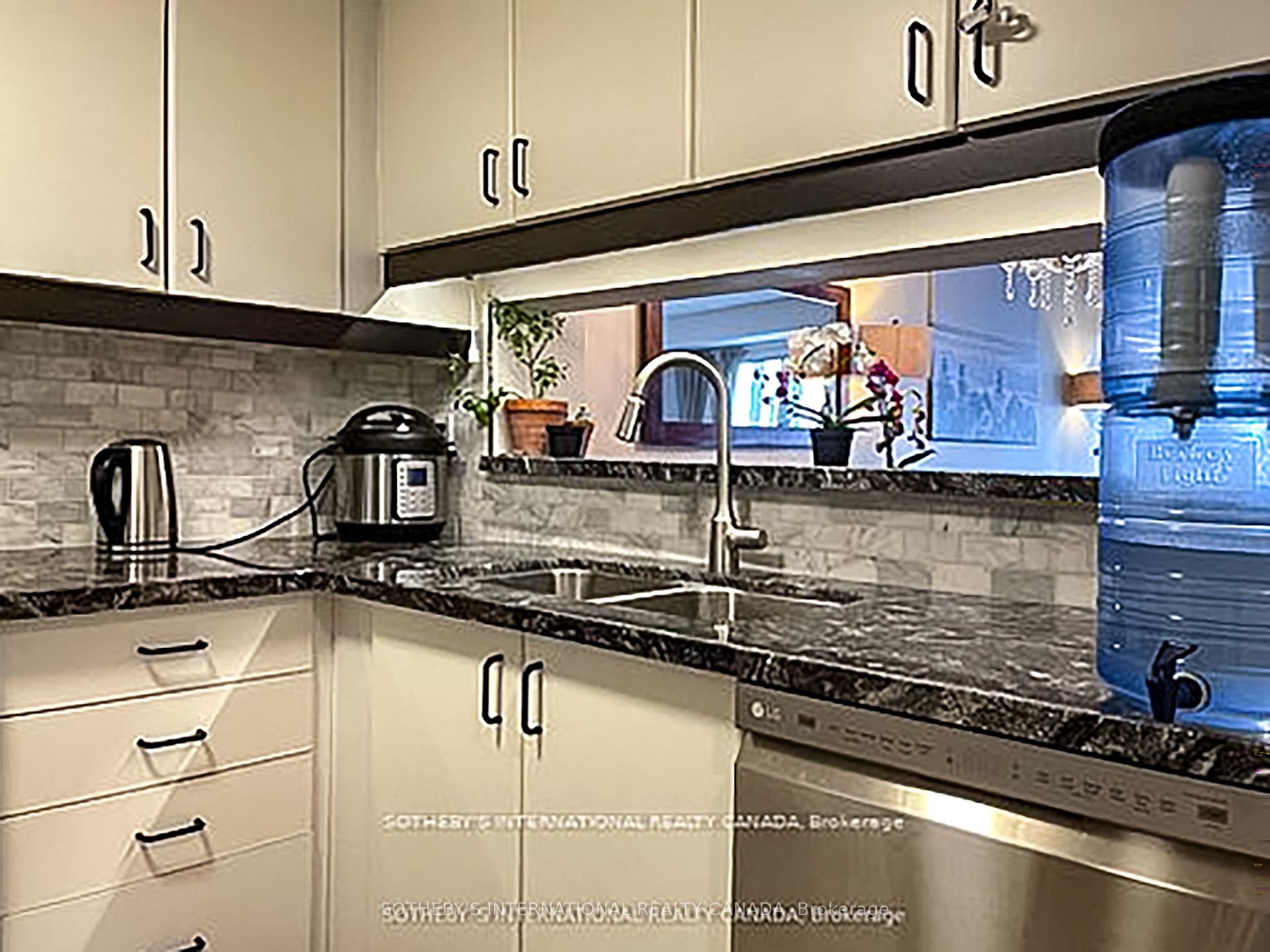 Photo 6 of Unit 1715, 711 Bay Street, Toronto, Bay Street Corridor — HOMEH